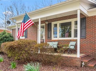 316 Crestview Dr, Thomasville, NC 27360