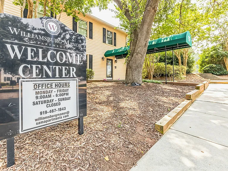 Welcome to Williamsburg Manor!
