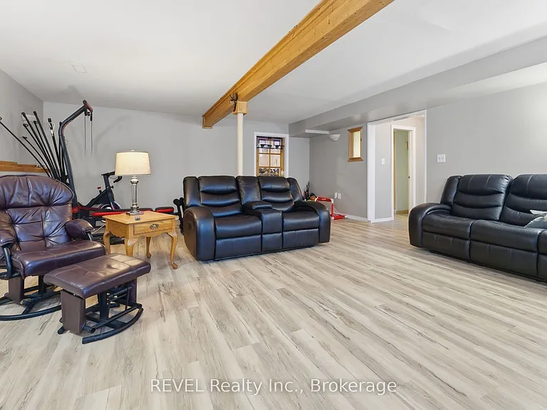 5 Barbara Ave — Photo 44