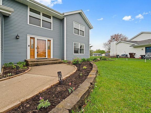 3rd image of 4401 Windsor Ct