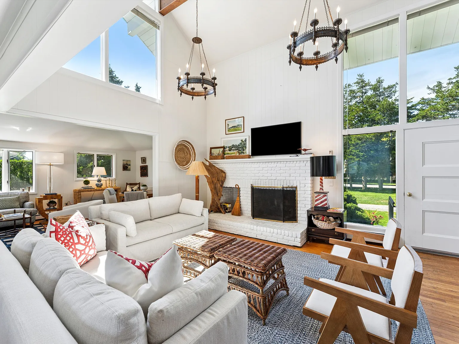 Quogue South Contemporary — Photo 4