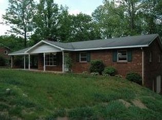 1401 Bushville Dr, Lenoir, NC 28645