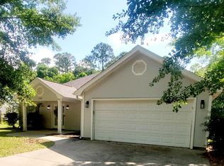 1720 Deer St, Ocean Springs, MS 39564