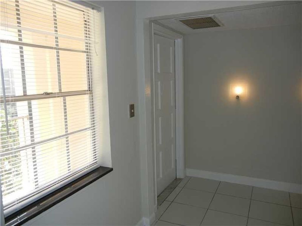 3000 S Course Dr APT 503, photo 2