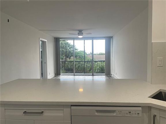 2nd image of 4501 NE 21st Ave APT 202