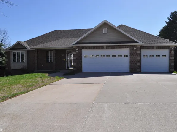 1926 Joan Ave, Carroll, IA 51401