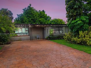 3301 SW 98th Ave, Miami, FL 33165