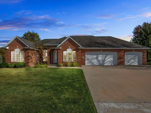 W5251 Arbor Vitae Ct, Sherwood, WI 54169
