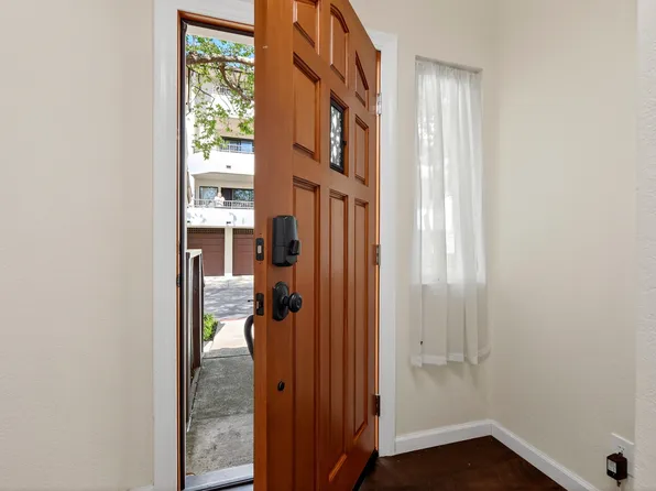 22081 Valencia Pl APT 4, Hayward, CA 94541