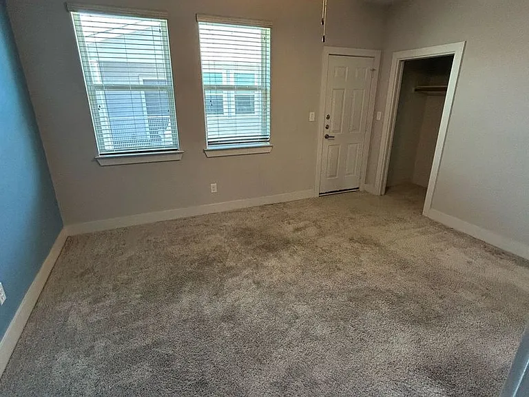 212 Stellariga Pl — Photo 10