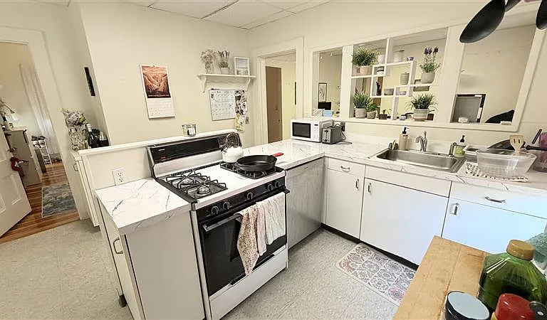 41 Burnside Ave #2 — Photo 1