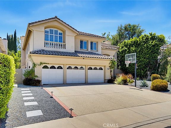 5th image of 22312 Delia Ct