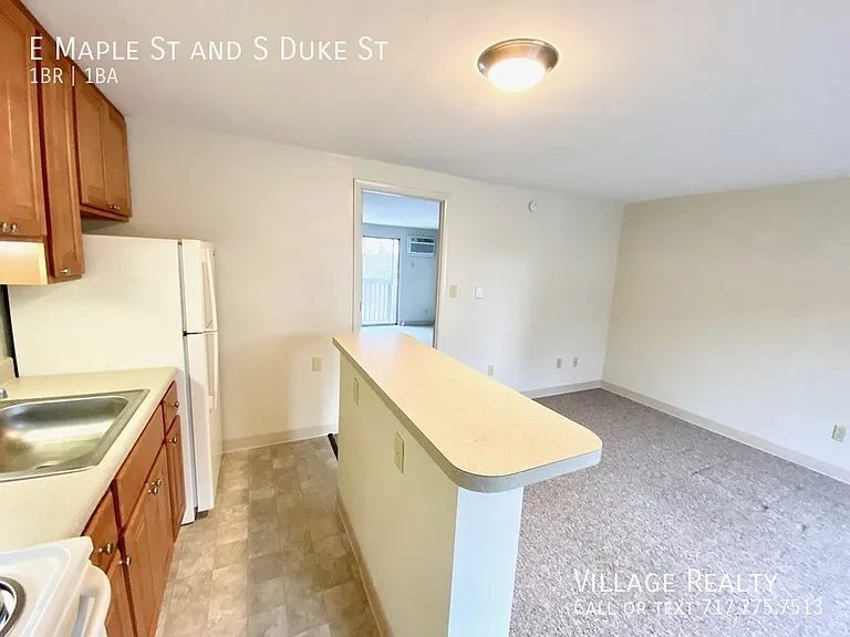E Maple St — Photo 40