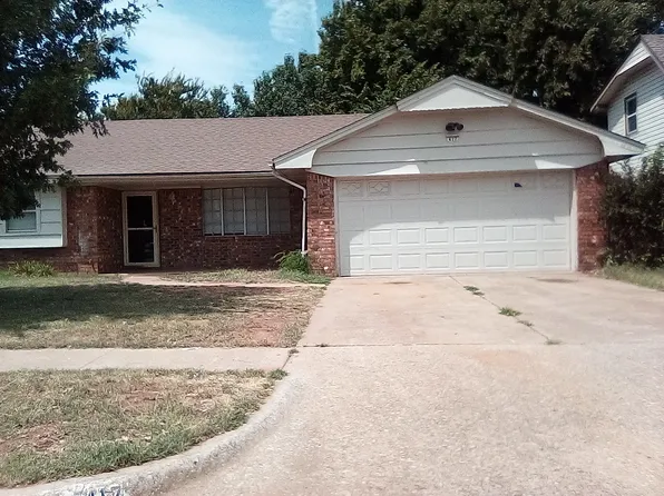 417 S Woodland Dr, Mustang, OK 73064