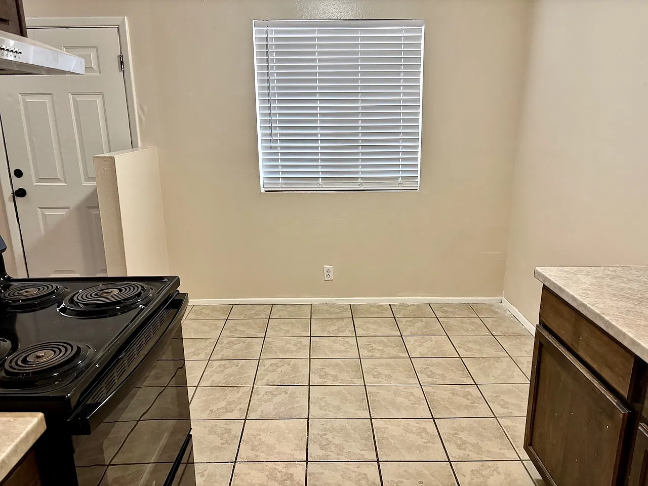 12501 Manitoba NE - B — Photo 2