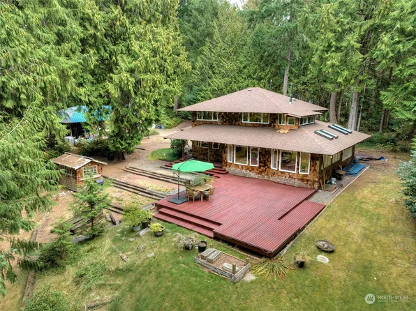 6335 NE Lariat Loop, Bainbridge Island, WA 98110