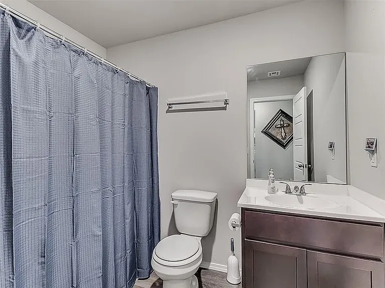 496 SE 7th Pl — Photo 7