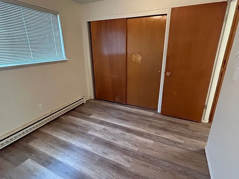 823 E Allyn St — Photo 10