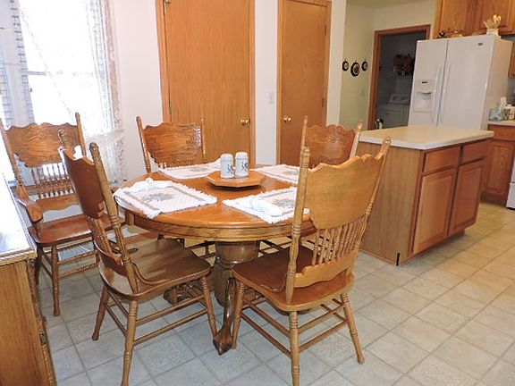 5th image of 306 Comfortcove St