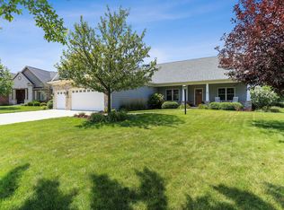 5012 Chestnut Grove Dr, Champaign, IL 61822