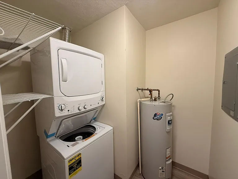 725 Keenway Cir #C — Photo 15