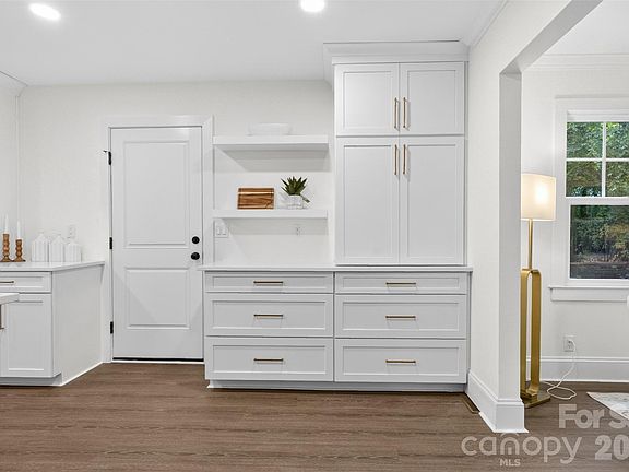 4th image of 5318 Apple Blossom Ct