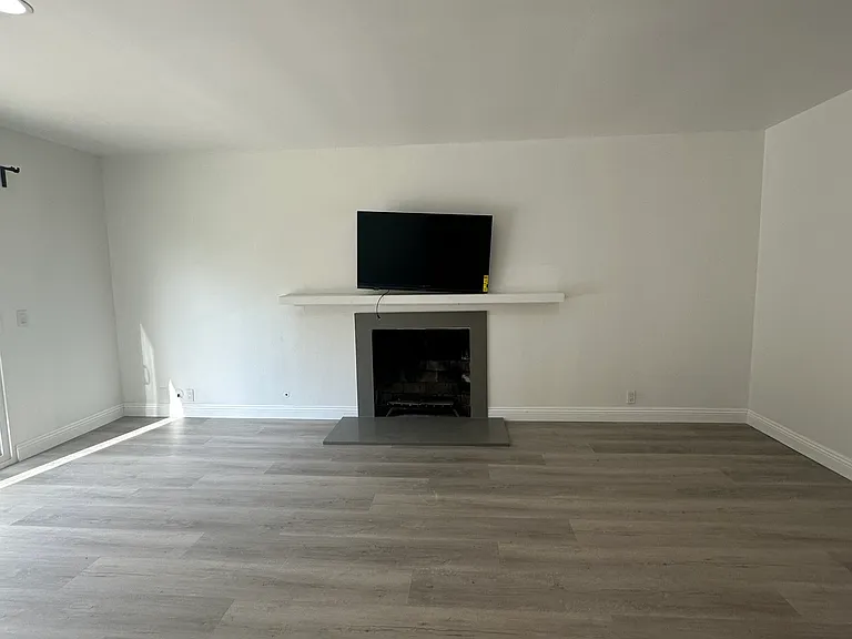 1857 E Abbottson St #4 — Photo 4