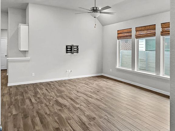 4th image of 616 8th St