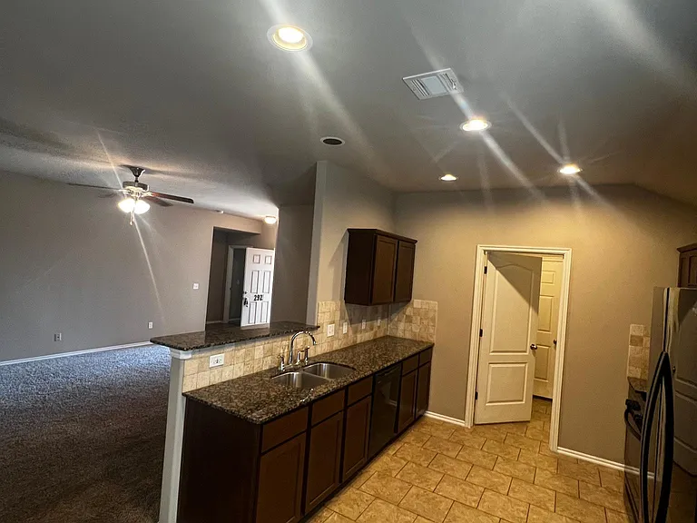 2921 Thompson Farm Ln — Photo 10