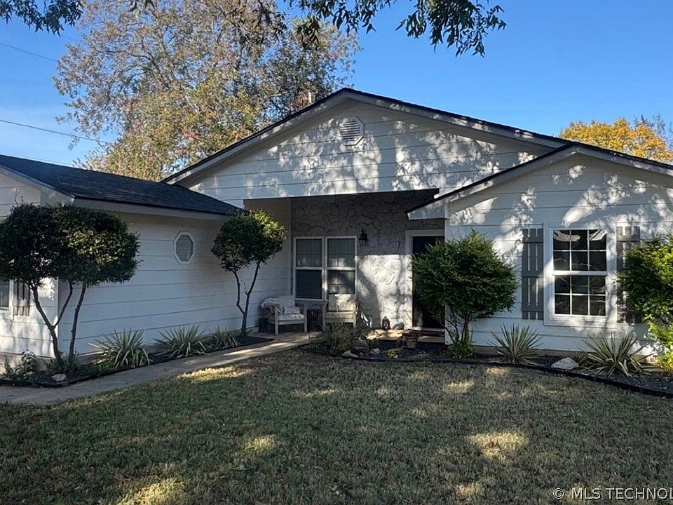 1st image of 124 N Sunset Dr
