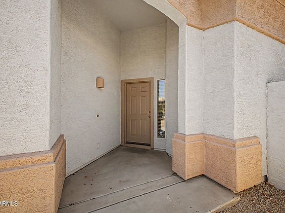 3rd image of 6368 W PONTIAC Drive