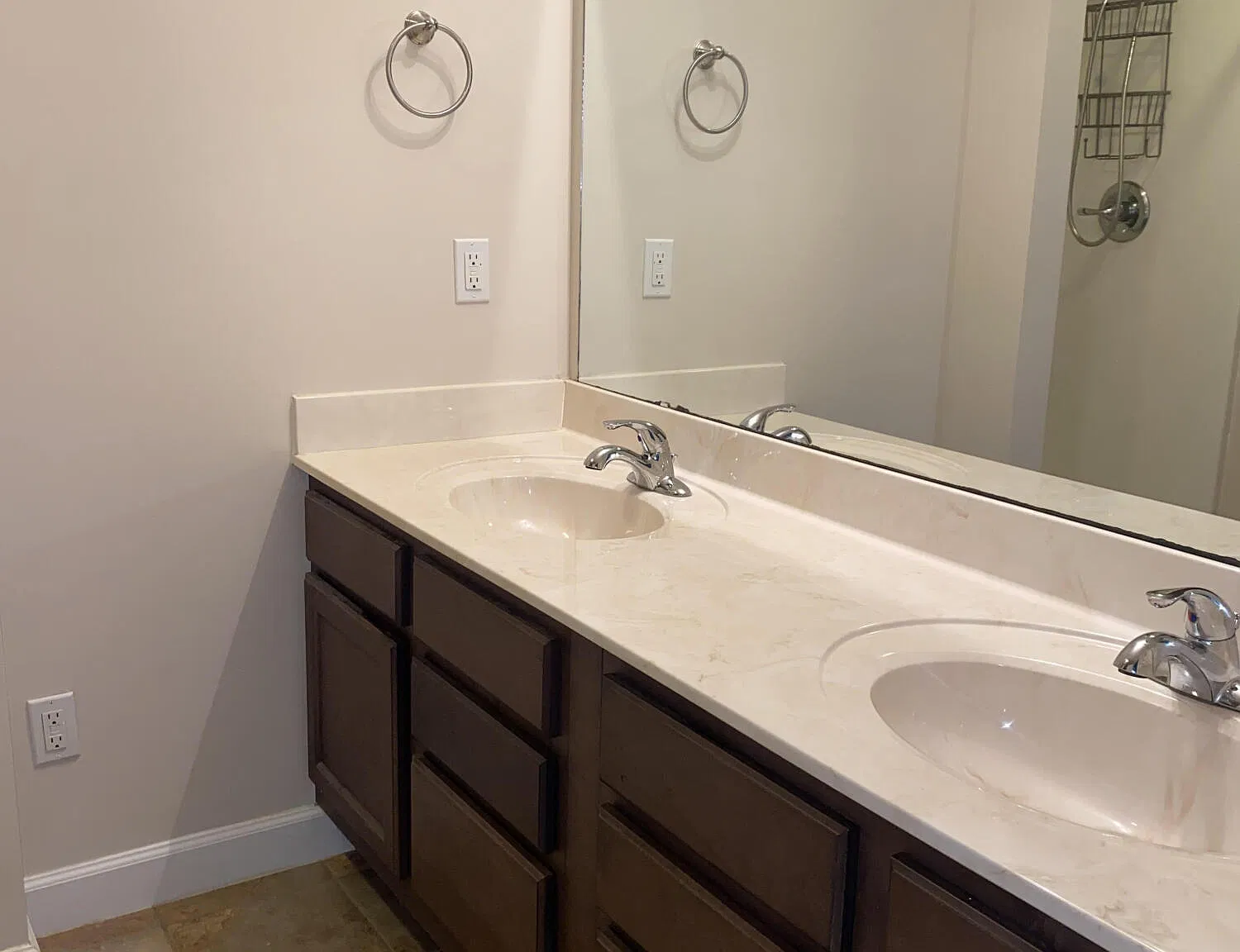 4 bed, 2.0 bath, 1649 sqft, $1,850 — Photo 3