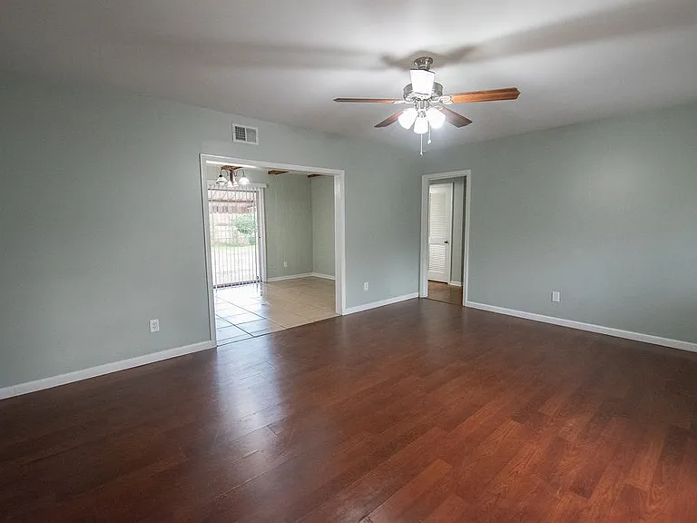 4361 Montclair Cir E — Photo 7