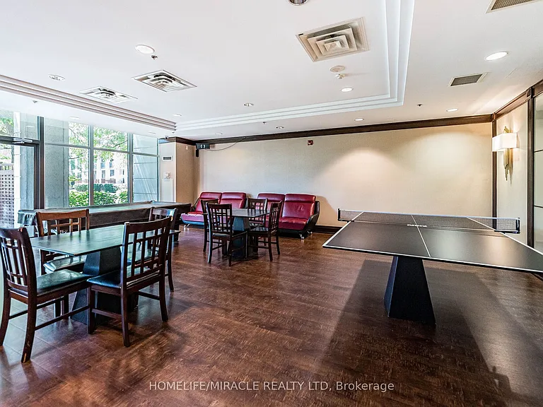 18 Harding Blvd #121 — Photo 41