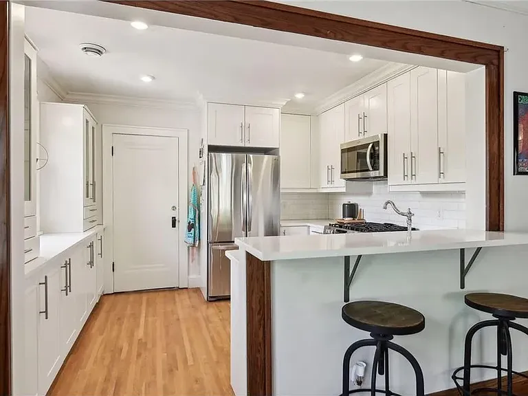 2334 Benjamin St NE #UPPER — Photo 4