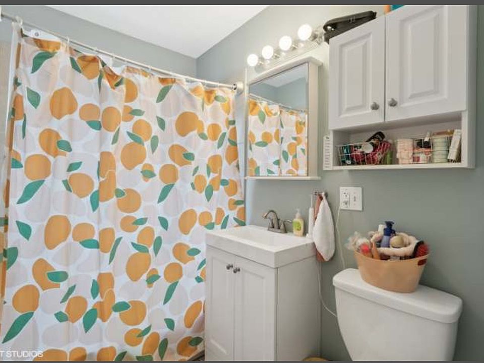1st image of 3300 N Sacramento Ave #1F