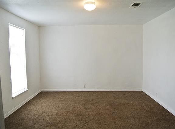 2nd image of 106A Beech St #A