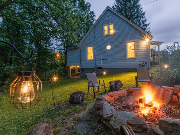 3627 Summerlee Rd, Oak Hill, WV 25901