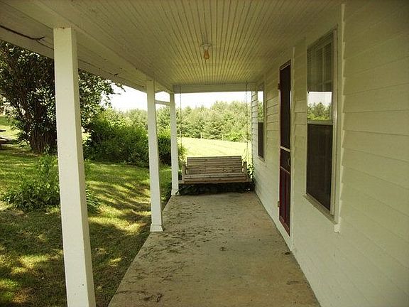 3rd image of 132 Haywood Ln