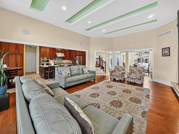 5th image of 7515 Toscana Ct