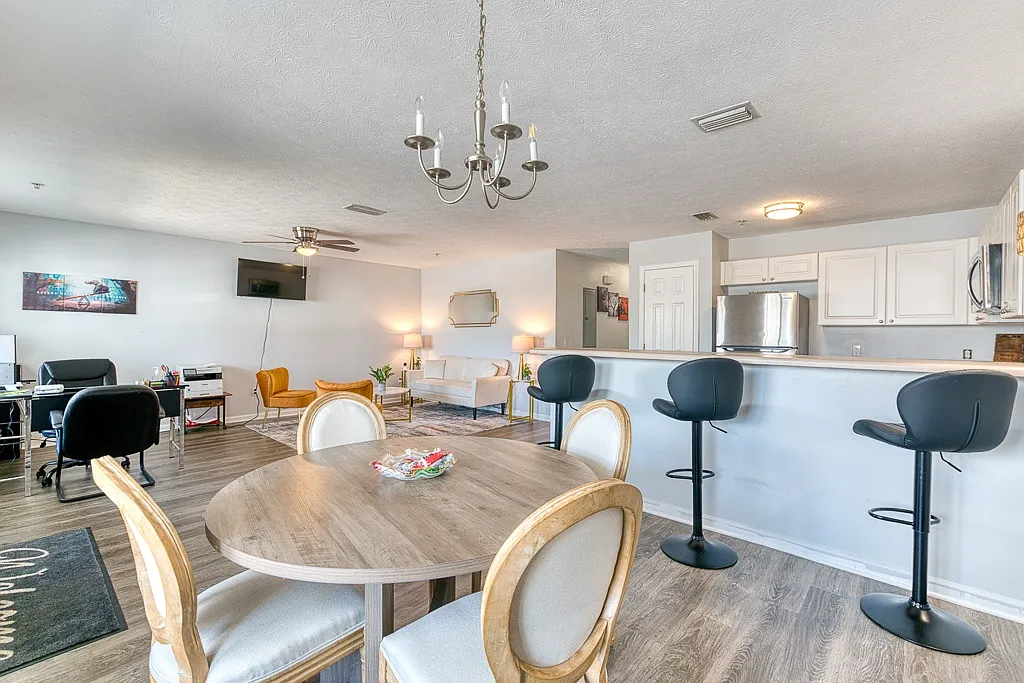 Ava Kay Townhomes — Photo 4