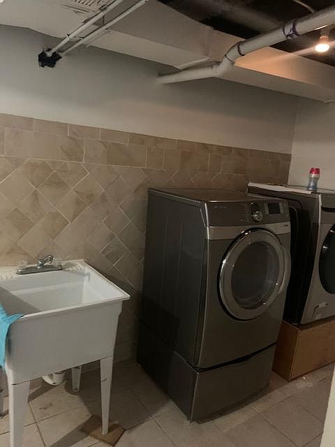 1st image of 2230 Woodhull Ave #2