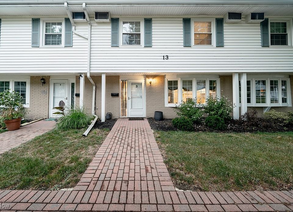 1st image of 13 Meadowlawn Dr Unit 3