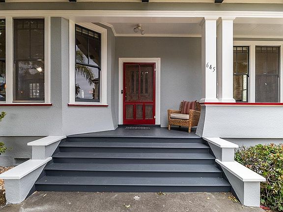 5th image of 645 Georgia Street