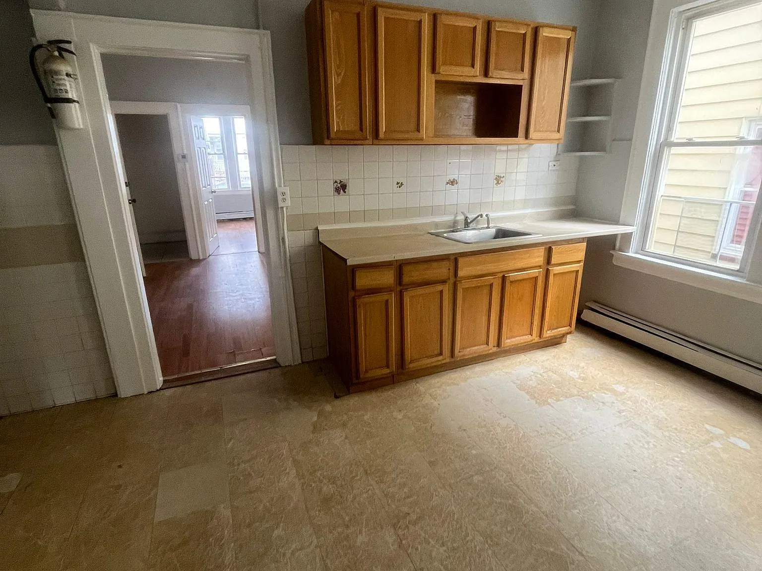 3 bed, 1100 sqft, $2,500 — Photo 2