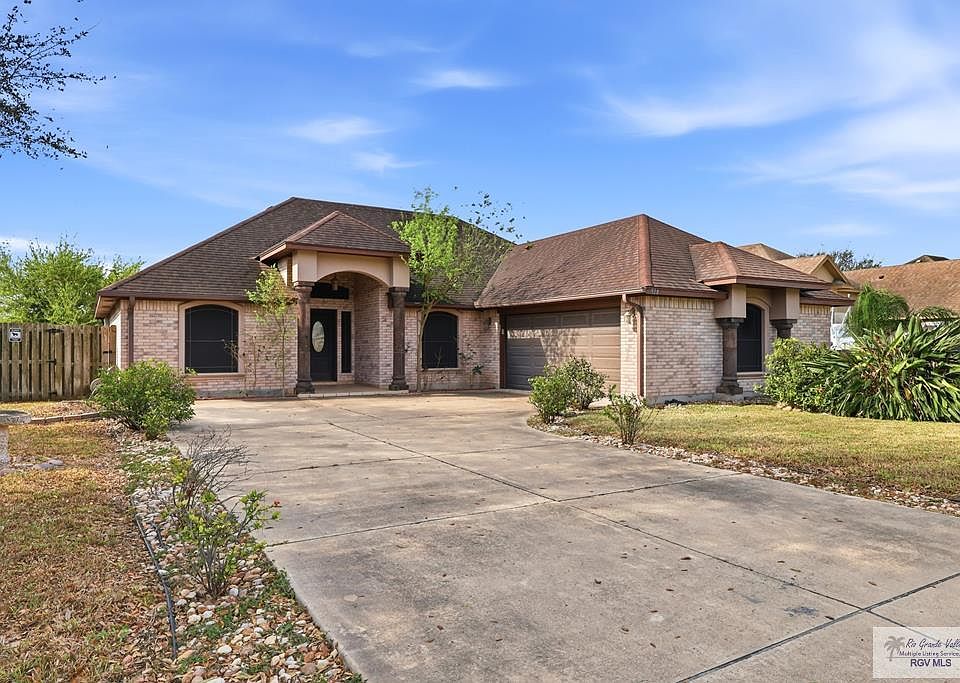 1st image of 928 Pine Bluff Dr