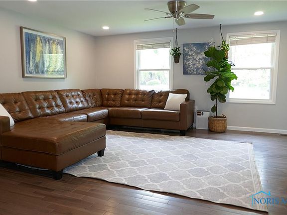 5th image of 7749 Westbourne Ct