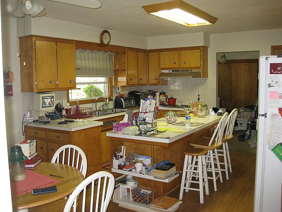 Large eat in kitchen