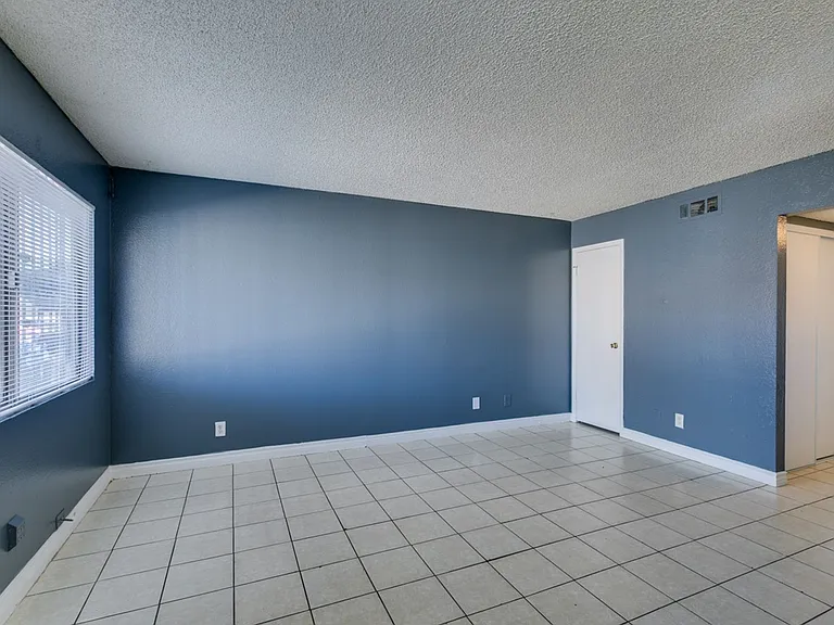 1641 N Lamont St #C — Photo 8