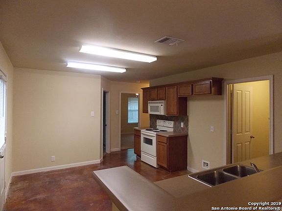 3rd image of 3025 Douglas Fir Dr